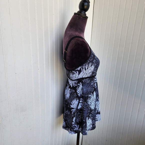 $60 Noon 1 Pc Swim Skirted Bathing Suit Black White Floral Monstera Leaf Sz 12 - Picture 4 of 12